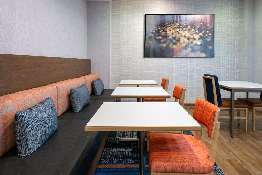 Hampton Inn Charlotte Uptown Restoran fotoğraf